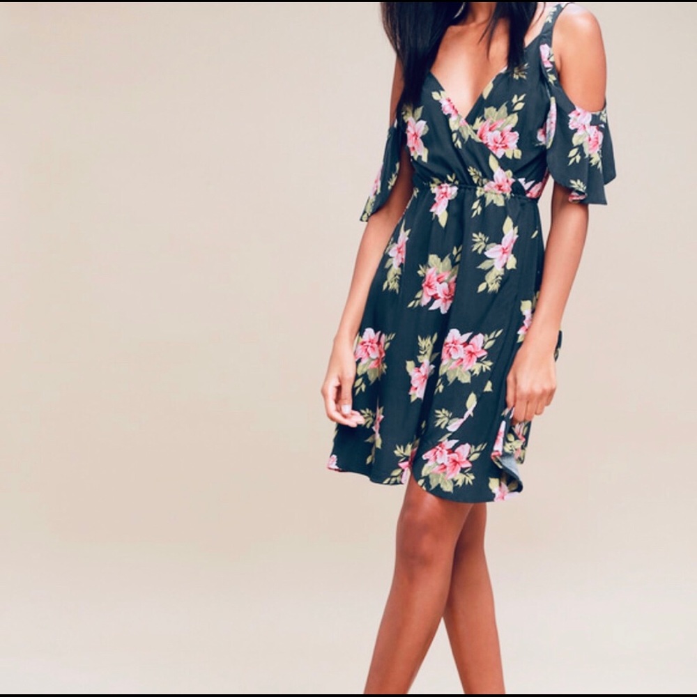 NWTO'Neill Cold Shoulder Wrap Sundress in size Med - Picture 8 of 8